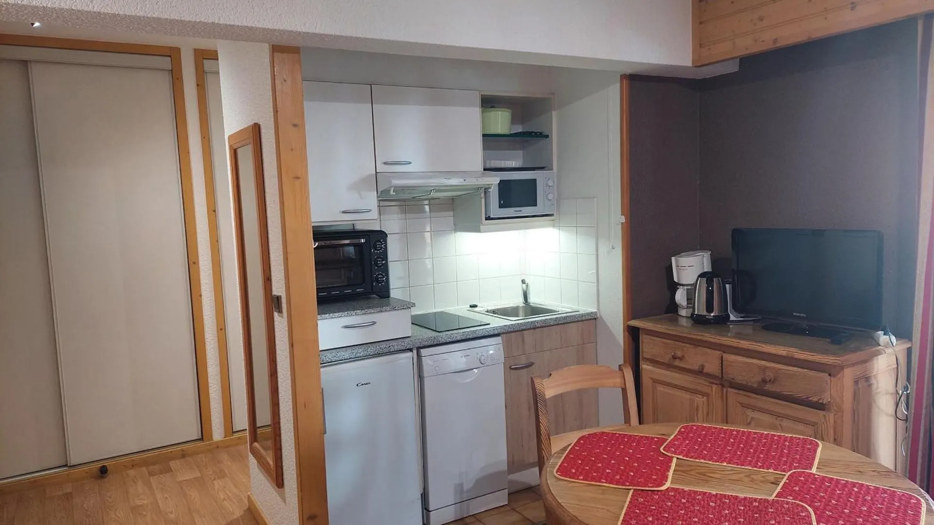 Apartment Studio Cosy Au Coeur De Brides-Les-Bains, Balcon, Wifi, Parking, Animaux Admis - Fr-1-512-282 France